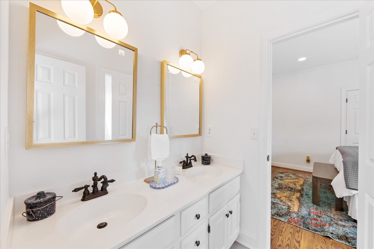 Jack and Jill full bathroom